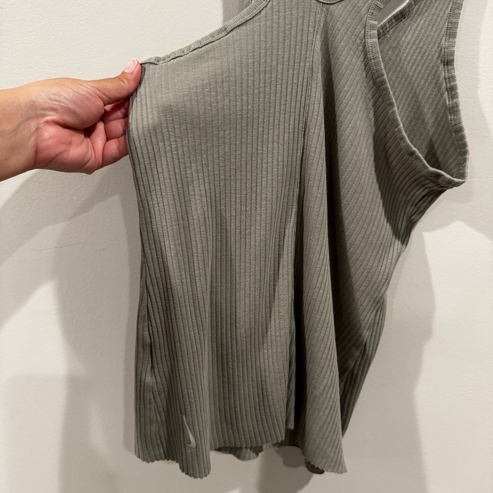 Nike Olive Ribbed Tank Small‎ - Picture 6 of 8